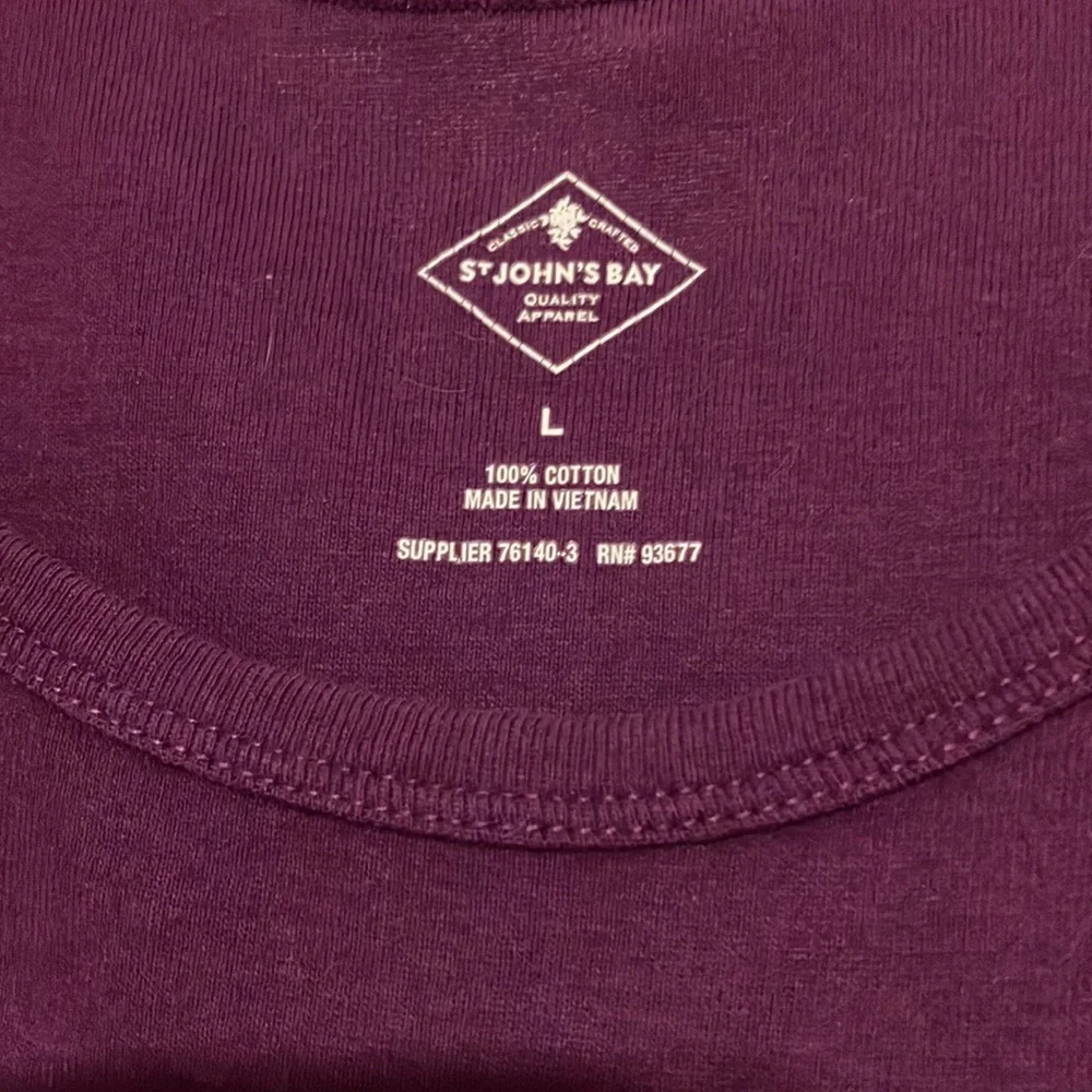 Woman’s Sleeveless 2 pack tank tops - Picture 2 of 6